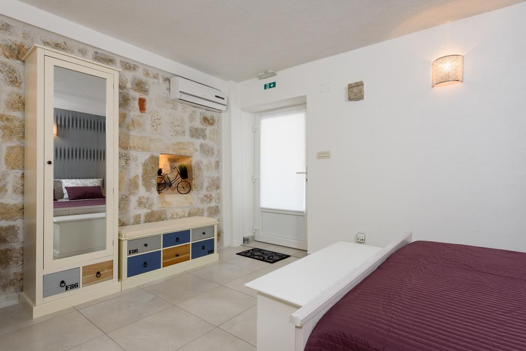 Studio Tironi 2 -Sonja Apartment Trogir Exterior foto