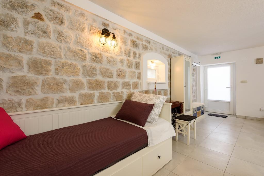 Studio Tironi 2 -Sonja Apartment Trogir Exterior foto